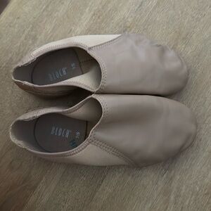 Bloch women’s 5 1/2 Jazz shoes